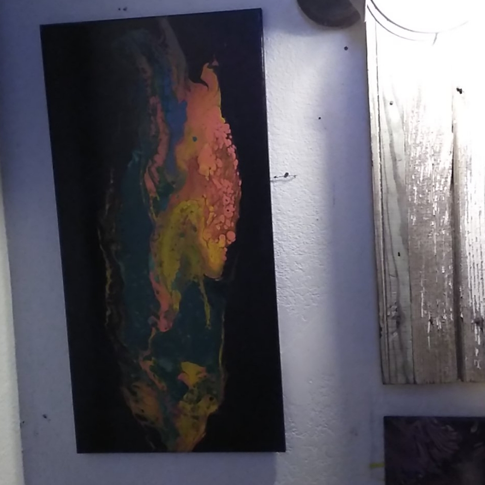 PAINT POURING